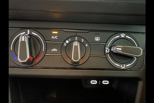 Volkswagen Polo 1.0 TSI Life Airco- Apple carplay - Cruise control - Navigatie - Parkeersensoren - Licht metalen velgen 15 inch - Bluetooth - Led verlichting - Radio - Elektrische ramen - Start/stop systeem - Stuur leder