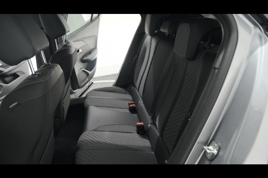 Peugeot 2008 PureTech 130 EAT8 Allure | 360 Camera | Dodehoekdetectie | Stoelverwarming | Apple Carplay
