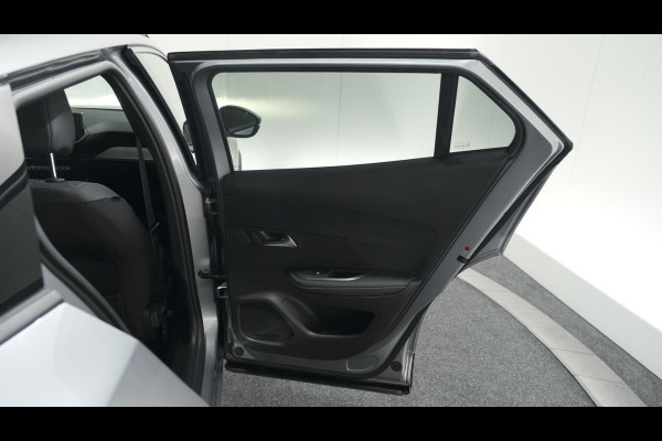 Peugeot 2008 PureTech 130 EAT8 Allure | 360 Camera | Dodehoekdetectie | Stoelverwarming | Apple Carplay