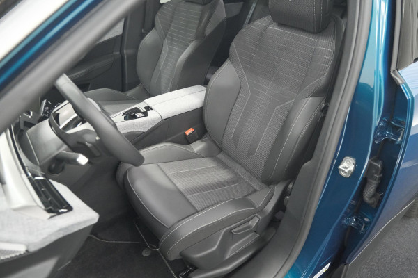 Peugeot 3008 1.2 Hybrid 136 GT | Panoramdak | 360 Camera | Stoelverwarming | Elektrische Kofferklep | Allseason Banden