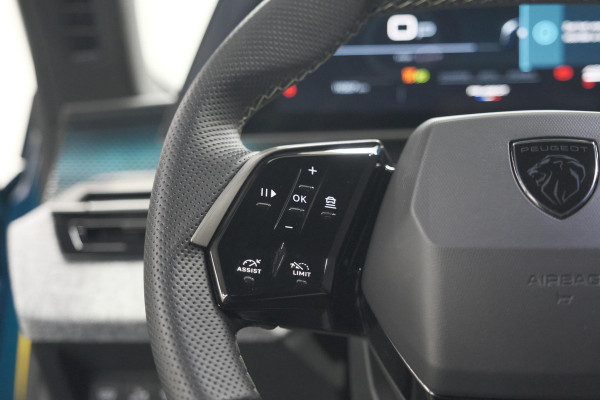 Peugeot 3008 1.2 Hybrid 136 GT | Panoramdak | 360 Camera | Stoelverwarming | Elektrische Kofferklep | Allseason Banden