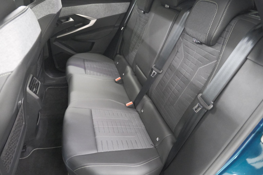 Peugeot 3008 1.2 Hybrid 136 GT | Panoramdak | 360 Camera | Stoelverwarming | Elektrische Kofferklep | Allseason Banden