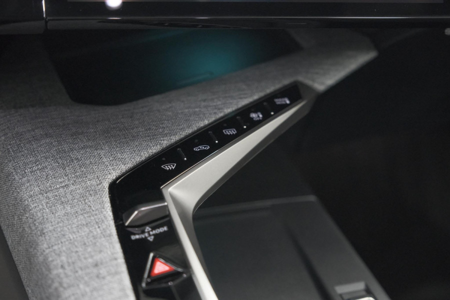 Peugeot 3008 1.2 Hybrid 136 GT | Panoramdak | 360 Camera | Stoelverwarming | Elektrische Kofferklep | Allseason Banden