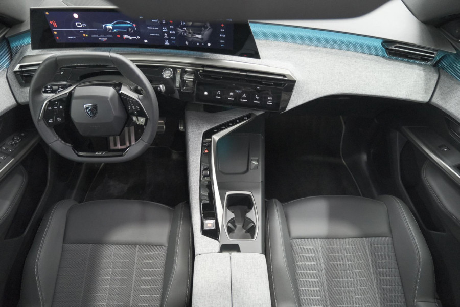 Peugeot 3008 1.2 Hybrid 136 GT | Panoramdak | 360 Camera | Stoelverwarming | Elektrische Kofferklep | Allseason Banden