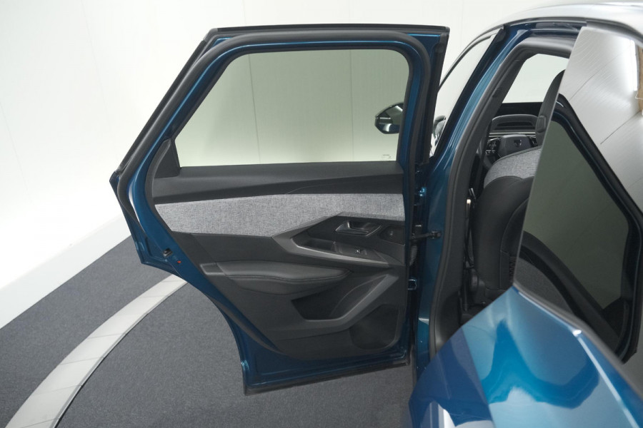 Peugeot 3008 1.2 Hybrid 136 GT | Panoramdak | 360 Camera | Stoelverwarming | Elektrische Kofferklep | Allseason Banden