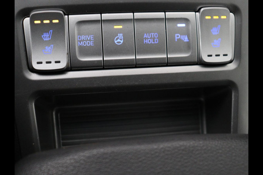 Hyundai Kona EV Premium 64 kWh | SOH 100% | 3 Fase | Stoelventilatie | Leder | Head-Up | Warmtepomp | Camera | Achterbankverwarming | Carplay | Navigatie | Adaptive cruise | Keyless | Parkeerhulp