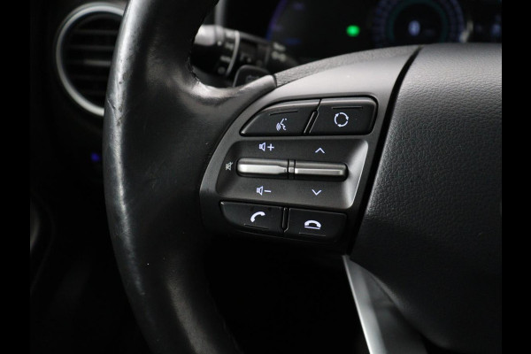 Hyundai Kona EV Premium 64 kWh | SOH 100% | 3 Fase | Stoelventilatie | Leder | Head-Up | Warmtepomp | Camera | Achterbankverwarming | Carplay | Navigatie | Adaptive cruise | Keyless | Parkeerhulp