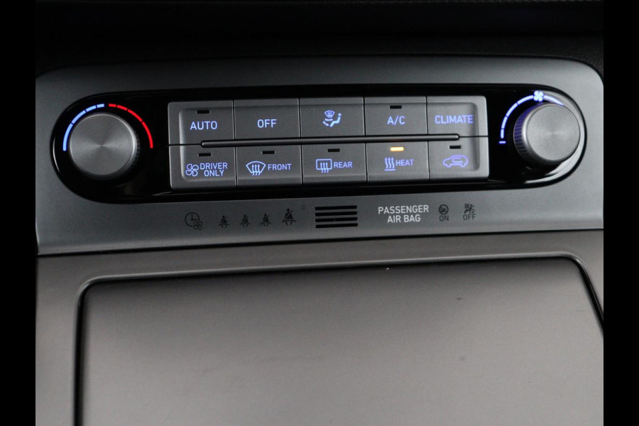 Hyundai Kona EV Premium 64 kWh | SOH 100% | 3 Fase | Stoelventilatie | Leder | Head-Up | Warmtepomp | Camera | Achterbankverwarming | Carplay | Navigatie | Adaptive cruise | Keyless | Parkeerhulp