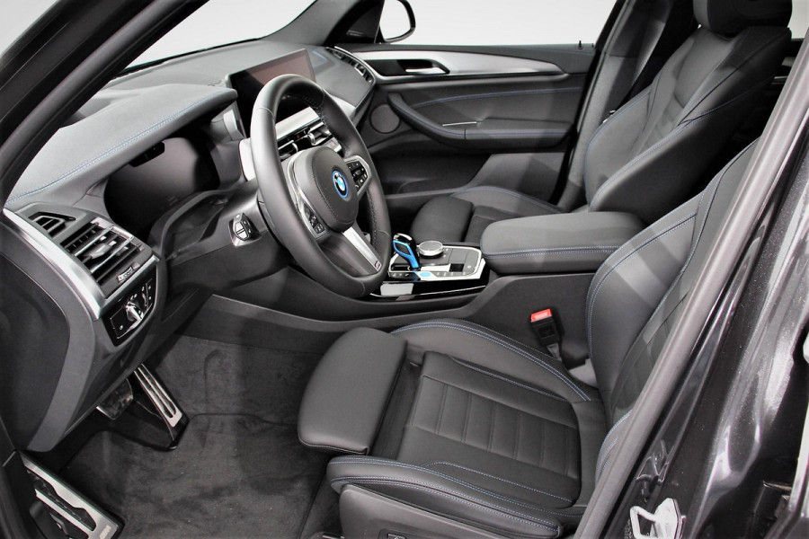 BMW iX3 High Executive M-Sport 286pk | Sportonderstel | Trekhaak | Leder | Schuifdak | Navigatie | Camera 360 | Harman Kardon