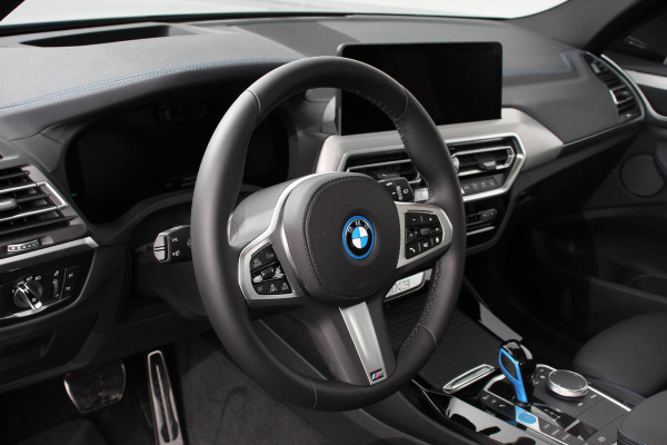 BMW iX3 High Executive M-Sport 286pk | Sportonderstel | Trekhaak | Leder | Schuifdak | Navigatie | Camera 360 | Harman Kardon