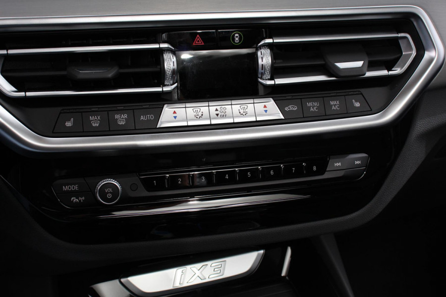 BMW iX3 High Executive M-Sport 286pk | Sportonderstel | Trekhaak | Leder | Schuifdak | Navigatie | Camera 360 | Harman Kardon