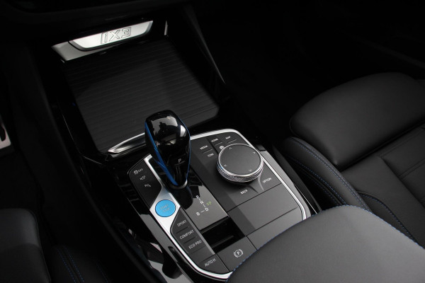 BMW iX3 High Executive M-Sport 286pk | Sportonderstel | Trekhaak | Leder | Schuifdak | Navigatie | Camera 360 | Harman Kardon