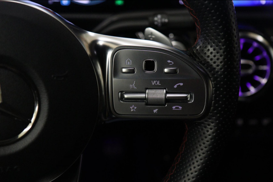 Mercedes-Benz A-Klasse 200 AMG NAP/PANO/KEYLESS/CARPLAY/SFEER/VOL