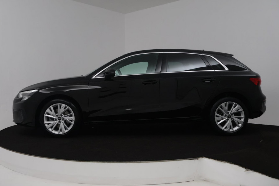 Audi A3 Sportback 30 TFSI Attitude (DIGITALE COCKPIT, STOELVERWARMING, CRUISE CONTROL, LANE-ASSIST, PARKEERSENSOREN)