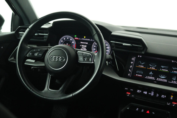 Audi A3 Sportback 30 TFSI Attitude (DIGITALE COCKPIT, STOELVERWARMING, CRUISE CONTROL, LANE-ASSIST, PARKEERSENSOREN)