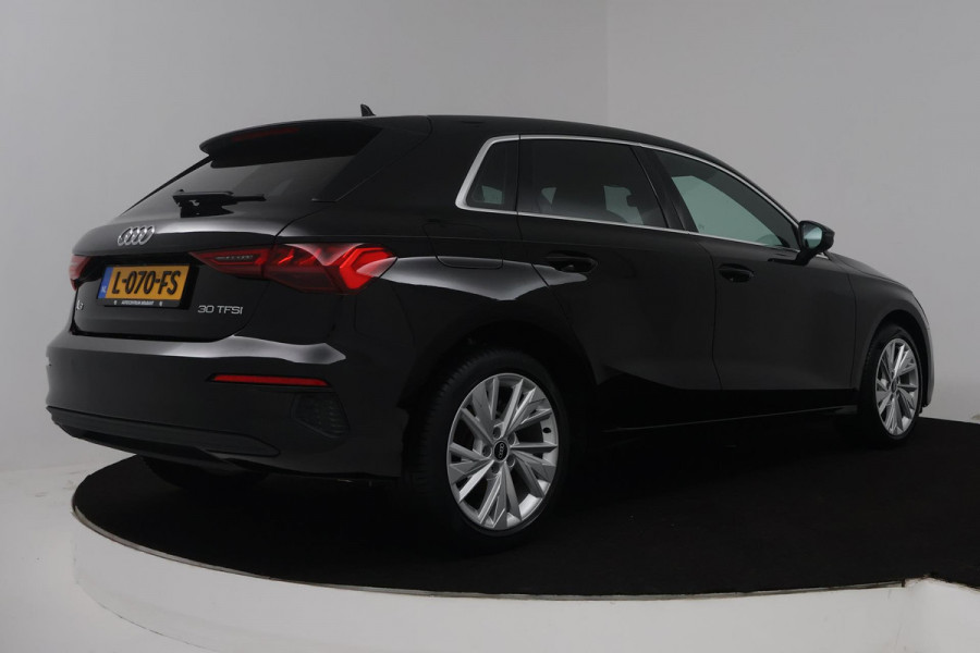 Audi A3 Sportback 30 TFSI Attitude (DIGITALE COCKPIT, STOELVERWARMING, CRUISE CONTROL, LANE-ASSIST, PARKEERSENSOREN)