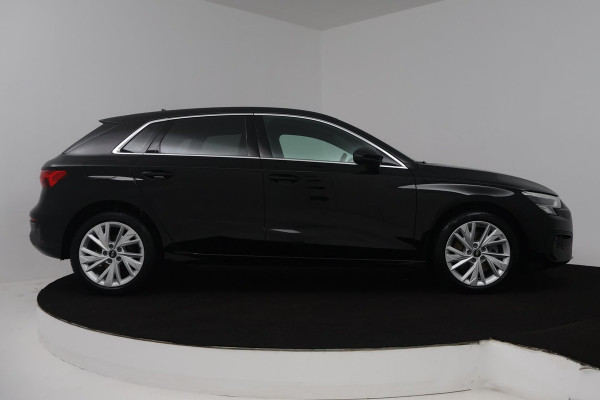 Audi A3 Sportback 30 TFSI Attitude (DIGITALE COCKPIT, STOELVERWARMING, CRUISE CONTROL, LANE-ASSIST, PARKEERSENSOREN)
