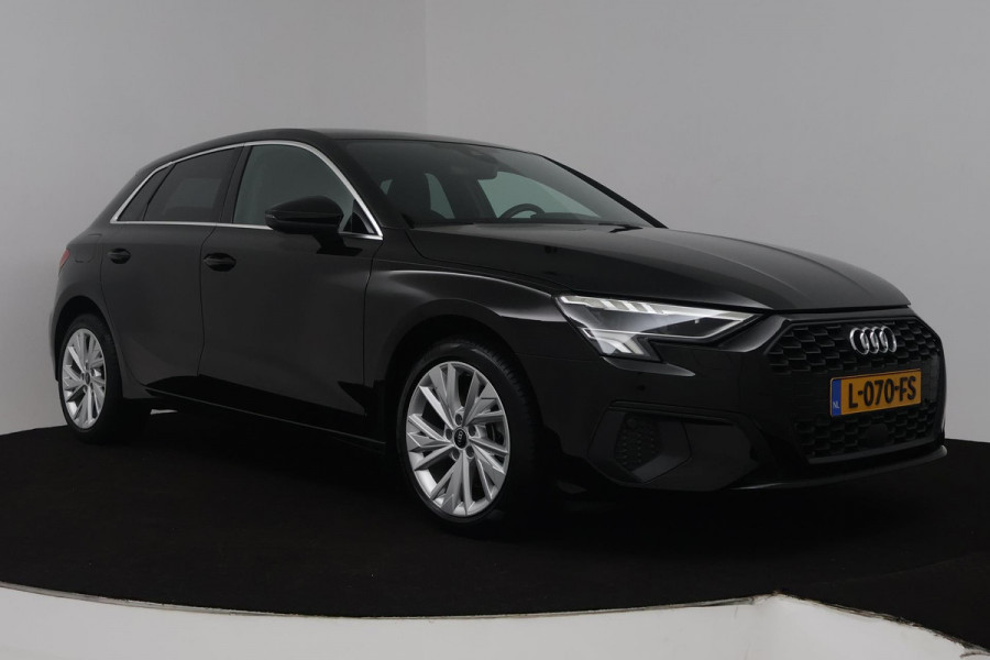 Audi A3 Sportback 30 TFSI Attitude (DIGITALE COCKPIT, STOELVERWARMING, CRUISE CONTROL, LANE-ASSIST, PARKEERSENSOREN)