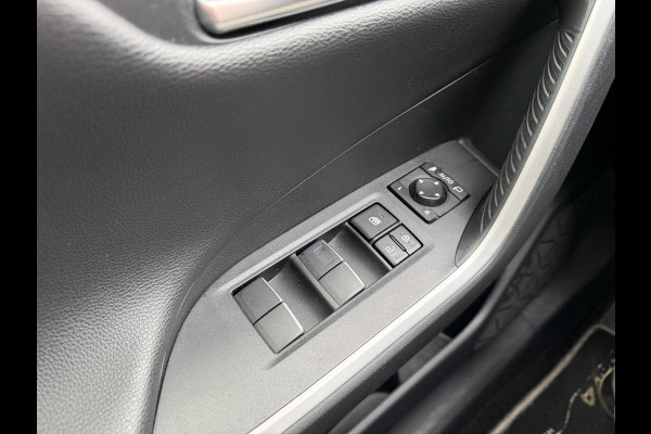Toyota RAV4 2.5 Hybrid Style Bi-Tone | Stoelverwarming | Adaptieve Cruise Control | Keyless start & Entry | Trekhaak |