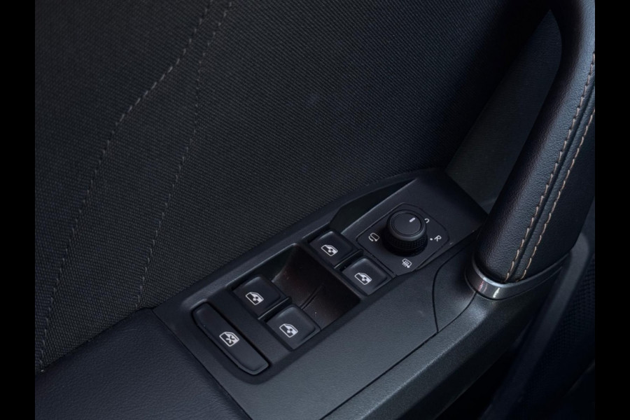 CUPRA Leon Sportstourer 1.5 e-TSI 2025 GARANTIE NAVI CLIMATE APPLE CARPLAY LEDER