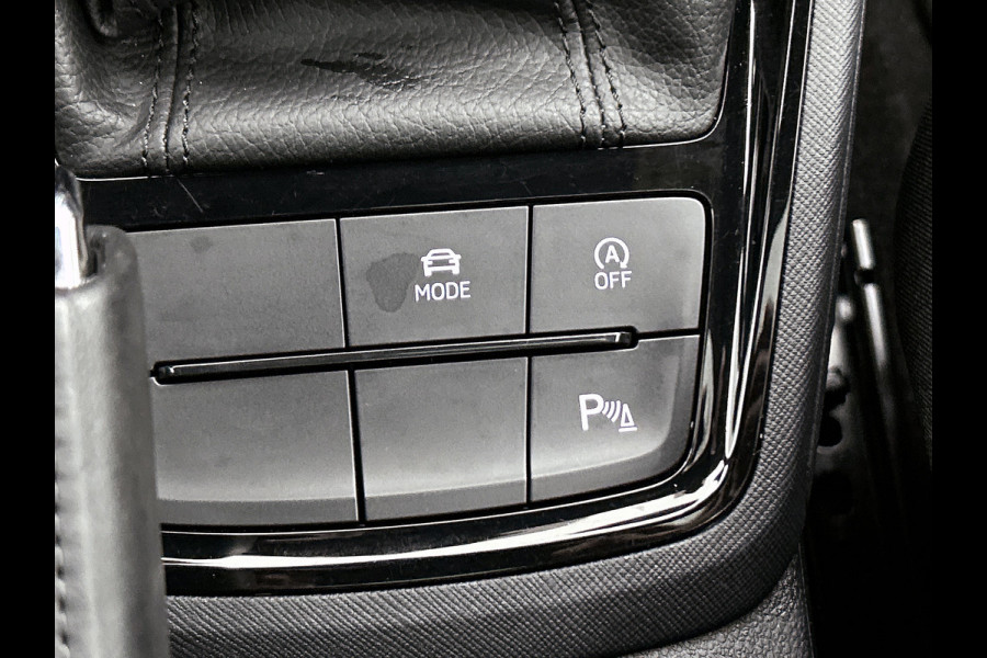 Škoda Kamiq 1.0 TSI Monte Carlo Edition(Dealer OnderH, Panorama, Carplay/ Android, Digitale Dash, Camera, Kuipstoelen, Etc)