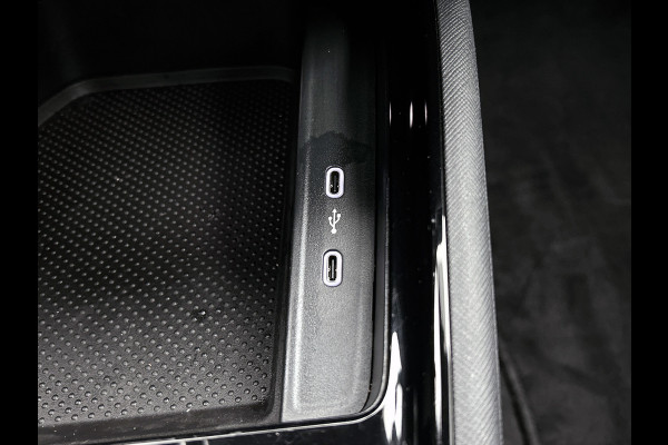 Škoda Kamiq 1.0 TSI Monte Carlo Edition(Dealer OnderH, Panorama, Carplay/ Android, Digitale Dash, Camera, Kuipstoelen, Etc)