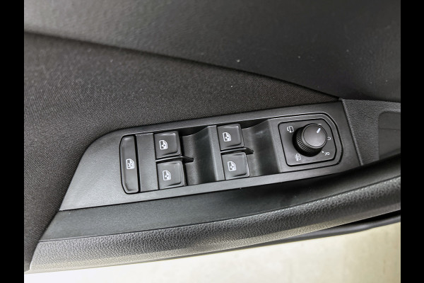 Škoda Kamiq 1.0 TSI Monte Carlo Edition(Dealer OnderH, Panorama, Carplay/ Android, Digitale Dash, Camera, Kuipstoelen, Etc)