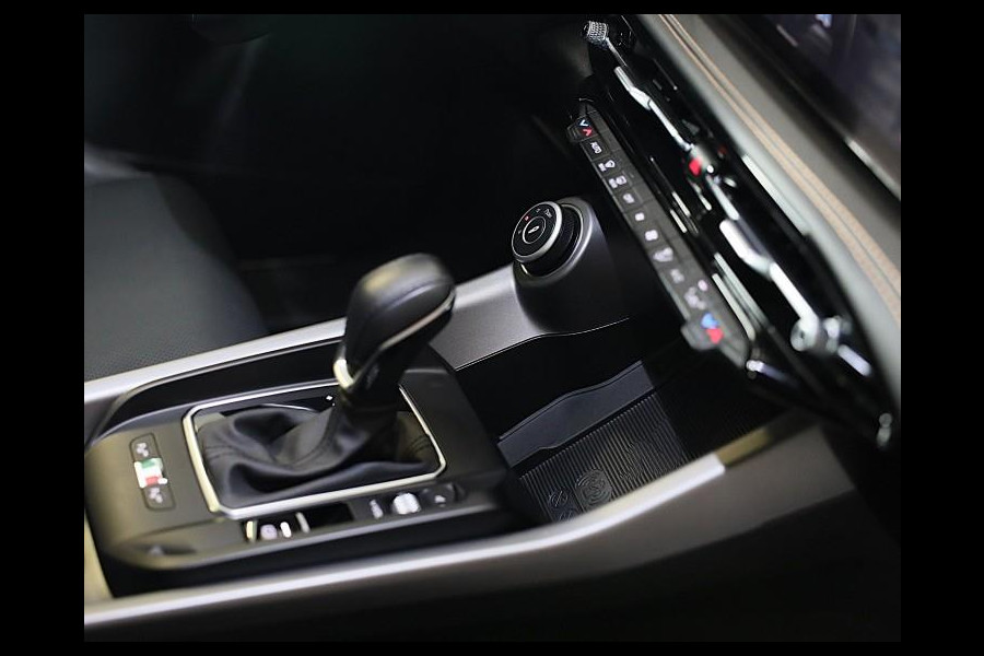 Alfa Romeo Tonale 1.5T Hybrid Veloce / Acc / Lane Assist / Leder / 360 Camera / HK / Open Pano / Led / Pdc / 20 Inch