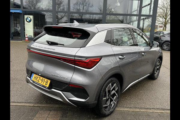 BYD ATTO 3 Design 60 kWh SOH 93% | GROOT SCHERM + ELEKTRISCHE KOFFERRUIMTEKLEP | COMPLETE AUTO | RIJKLAAR INCL. FABRIEKSGARANTIE T/M 2029 | AANDRIJFLIJN EN ACCU T/M 2031