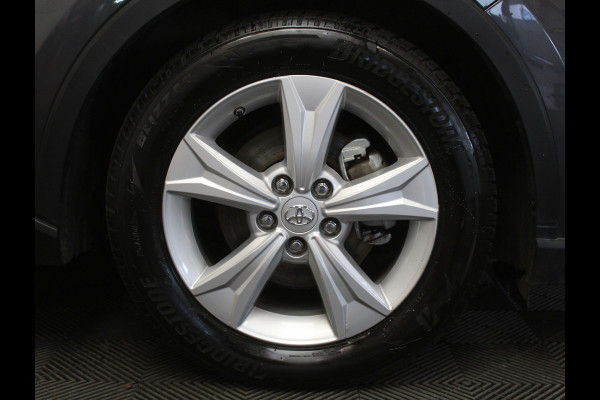 Toyota C-HR 1.8 Hybrid Active CAMERA | ADAPCRUISE | CARPLAY | LED | LMV17 | AFNBTRHAAK | STOELVERW | CLIMATE