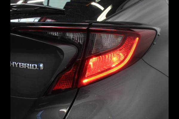 Toyota C-HR 1.8 Hybrid Active CAMERA | ADAPCRUISE | CARPLAY | LED | LMV17 | AFNBTRHAAK | STOELVERW | CLIMATE
