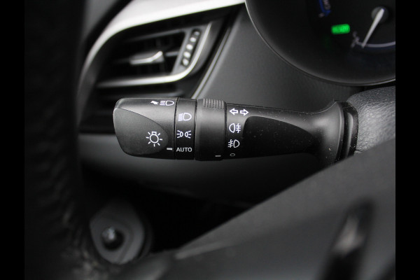 Toyota C-HR 1.8 Hybrid Active CAMERA | ADAPCRUISE | CARPLAY | LED | LMV17 | AFNBTRHAAK | STOELVERW | CLIMATE