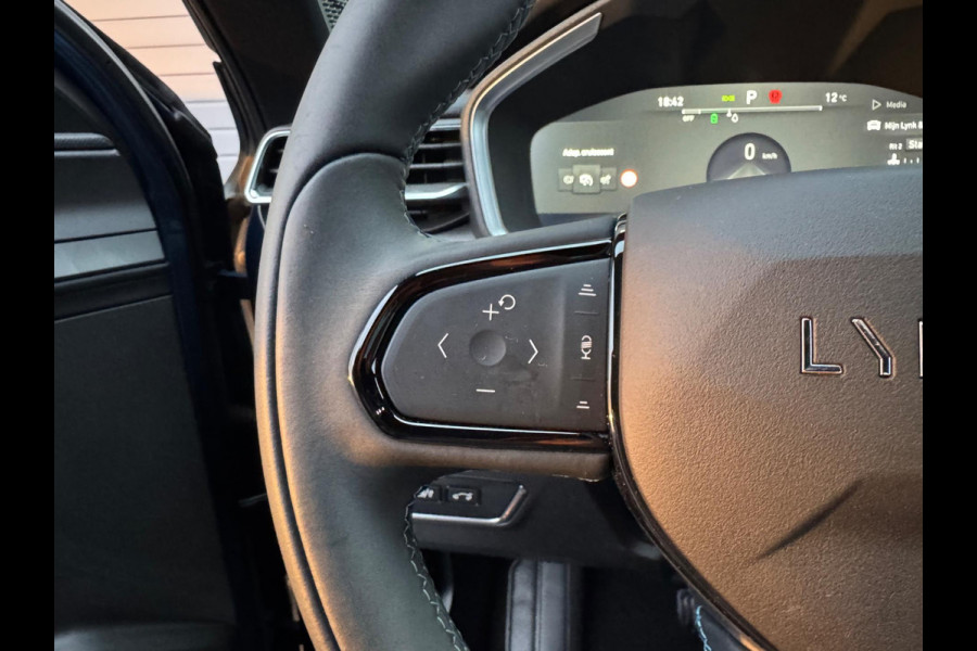 Lynk & Co 01 1.5 Bomvol Black Edition 261PK 360°Camera Zwarte hemel