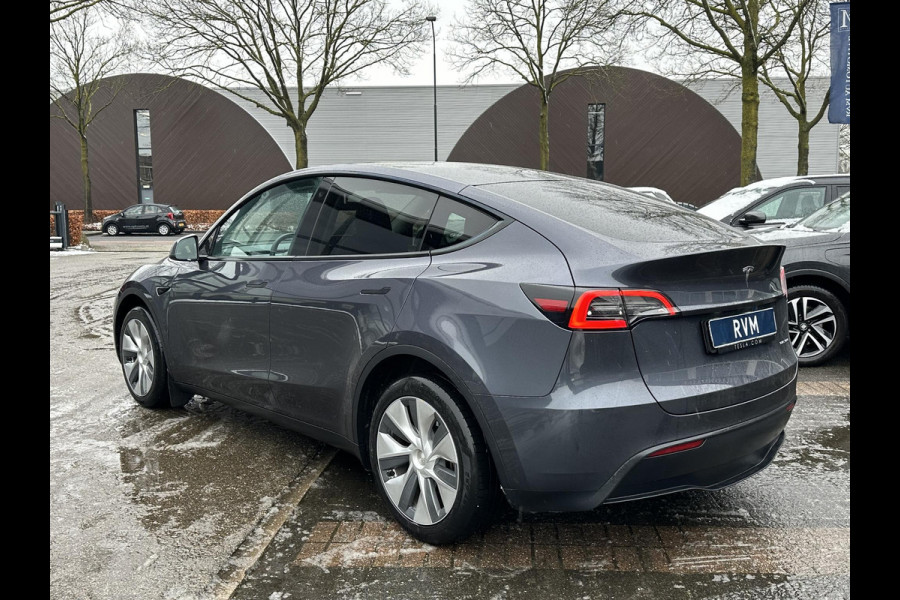 Tesla Model Y Long Range AWD 75 kWh SOH 96% | AFNEEMBARE TREKHAAK | STOEL- EN STUURVERWARMING | FABRIEKSGARANTIE |
