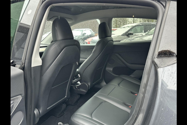 Tesla Model Y Long Range AWD 75 kWh SOH 96% | AFNEEMBARE TREKHAAK | STOEL- EN STUURVERWARMING | FABRIEKSGARANTIE |