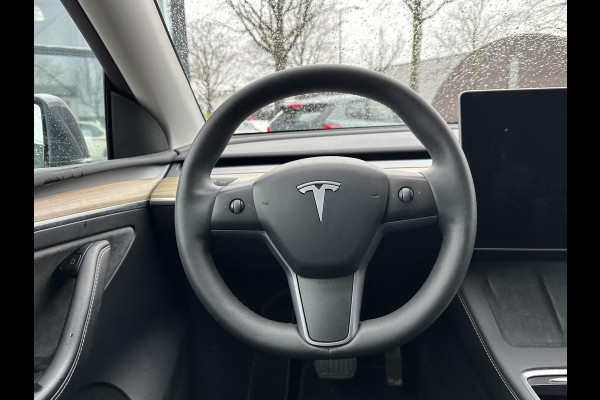 Tesla Model Y Long Range AWD 75 kWh SOH 96% | AFNEEMBARE TREKHAAK | STOEL- EN STUURVERWARMING | FABRIEKSGARANTIE |