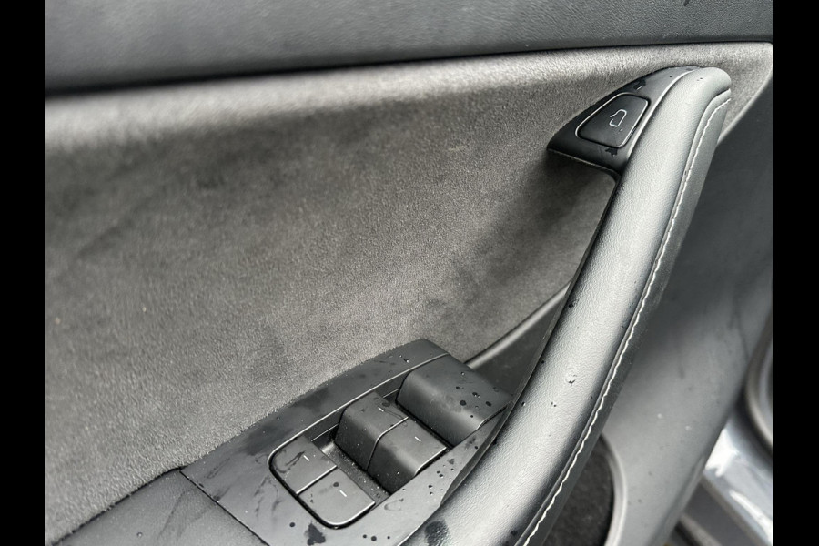 Tesla Model Y Long Range AWD 75 kWh SOH 96% | AFNEEMBARE TREKHAAK | STOEL- EN STUURVERWARMING | FABRIEKSGARANTIE |