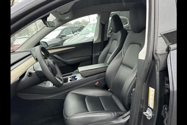 Tesla Model Y Long Range AWD 75 kWh SOH 96% | AFNEEMBARE TREKHAAK | STOEL- EN STUURVERWARMING | FABRIEKSGARANTIE |