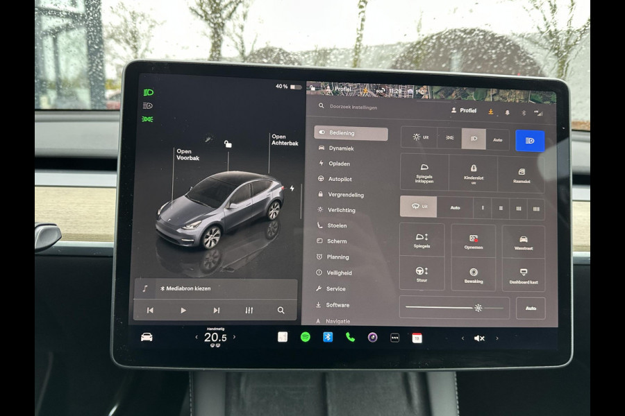 Tesla Model Y Long Range AWD 75 kWh SOH 96% | AFNEEMBARE TREKHAAK | STOEL- EN STUURVERWARMING | FABRIEKSGARANTIE |