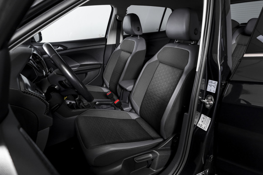 Volkswagen T-Cross 1.5 TSI 150 PK Style - Automaat | Adapt. Cruise | Stoelverw. | PDC | Camera | App. Connect | ECC | Trekhaak | LM 17" |