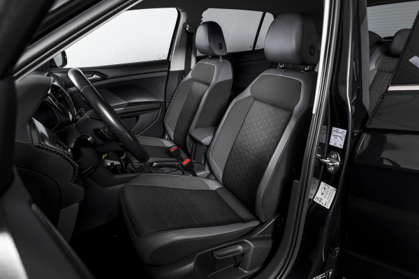 Volkswagen T-Cross 1.5 TSI 150 PK Style - Automaat | Adapt. Cruise | Stoelverw. | PDC | Camera | App. Connect | ECC | Trekhaak | LM 17" |