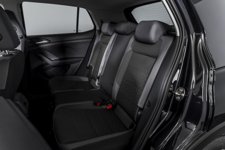 Volkswagen T-Cross 1.5 TSI 150 PK Style - Automaat | Adapt. Cruise | Stoelverw. | PDC | Camera | App. Connect | ECC | Trekhaak | LM 17" |