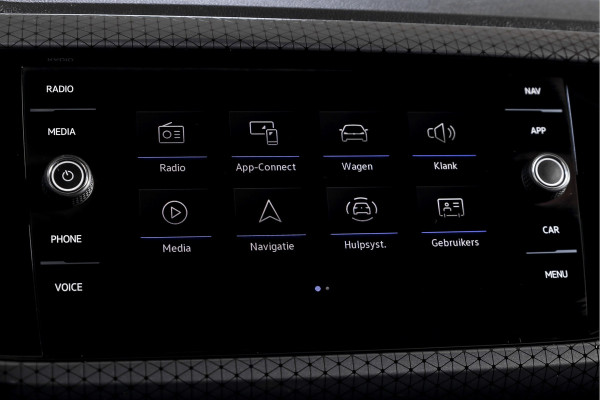 Volkswagen T-Cross 1.5 TSI 150 PK Style - Automaat | Adapt. Cruise | Stoelverw. | PDC | Camera | App. Connect | ECC | Trekhaak | LM 17" |