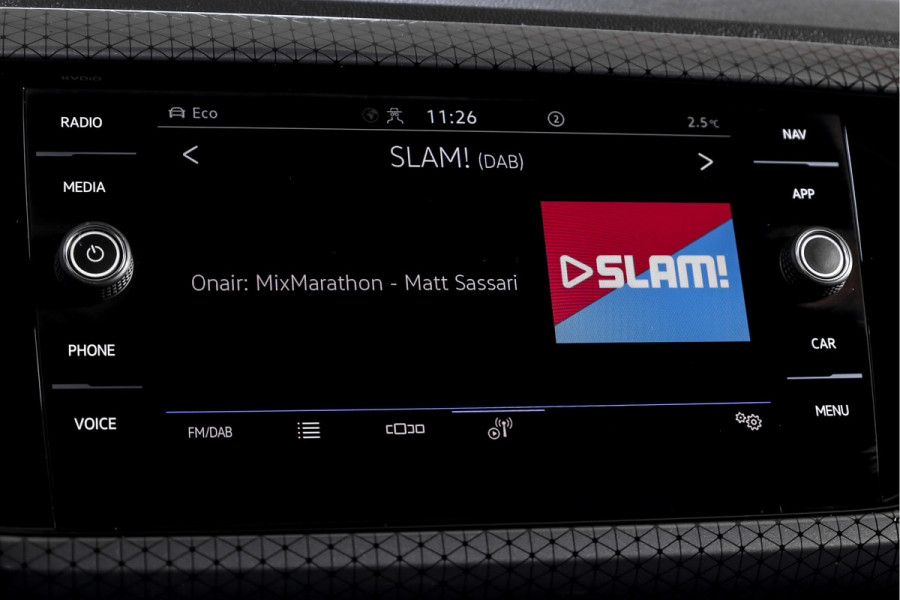 Volkswagen T-Cross 1.5 TSI 150 PK Style - Automaat | Adapt. Cruise | Stoelverw. | PDC | Camera | App. Connect | ECC | Trekhaak | LM 17" |