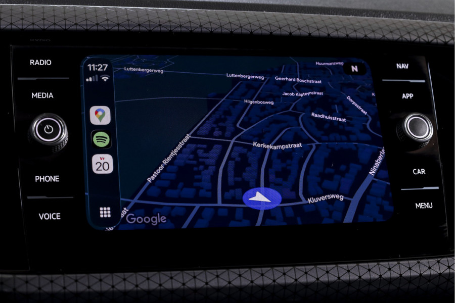 Volkswagen T-Cross 1.5 TSI 150 PK Style - Automaat | Adapt. Cruise | Stoelverw. | PDC | Camera | App. Connect | ECC | Trekhaak | LM 17" |