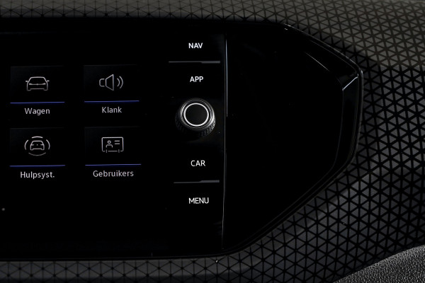 Volkswagen T-Cross 1.5 TSI 150 PK Style - Automaat | Adapt. Cruise | Stoelverw. | PDC | Camera | App. Connect | ECC | Trekhaak | LM 17" |