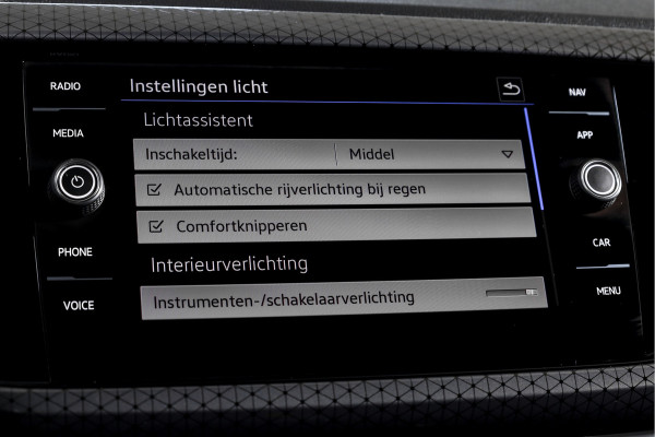 Volkswagen T-Cross 1.5 TSI 150 PK Style - Automaat | Adapt. Cruise | Stoelverw. | PDC | Camera | App. Connect | ECC | Trekhaak | LM 17" |