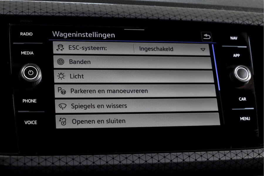 Volkswagen T-Cross 1.5 TSI 150 PK Style - Automaat | Adapt. Cruise | Stoelverw. | PDC | Camera | App. Connect | ECC | Trekhaak | LM 17" |