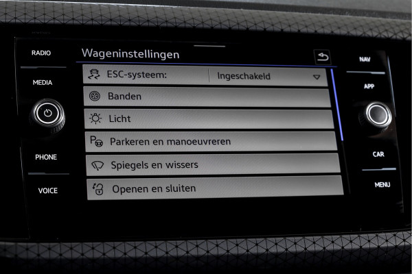 Volkswagen T-Cross 1.5 TSI 150 PK Style - Automaat | Adapt. Cruise | Stoelverw. | PDC | Camera | App. Connect | ECC | Trekhaak | LM 17" |