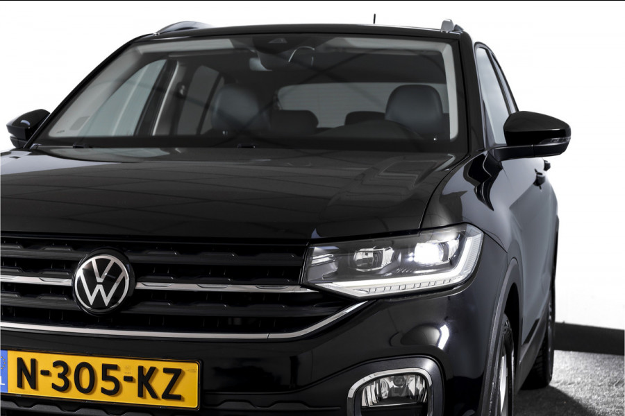 Volkswagen T-Cross 1.5 TSI 150 PK Style - Automaat | Adapt. Cruise | Stoelverw. | PDC | Camera | App. Connect | ECC | Trekhaak | LM 17" |